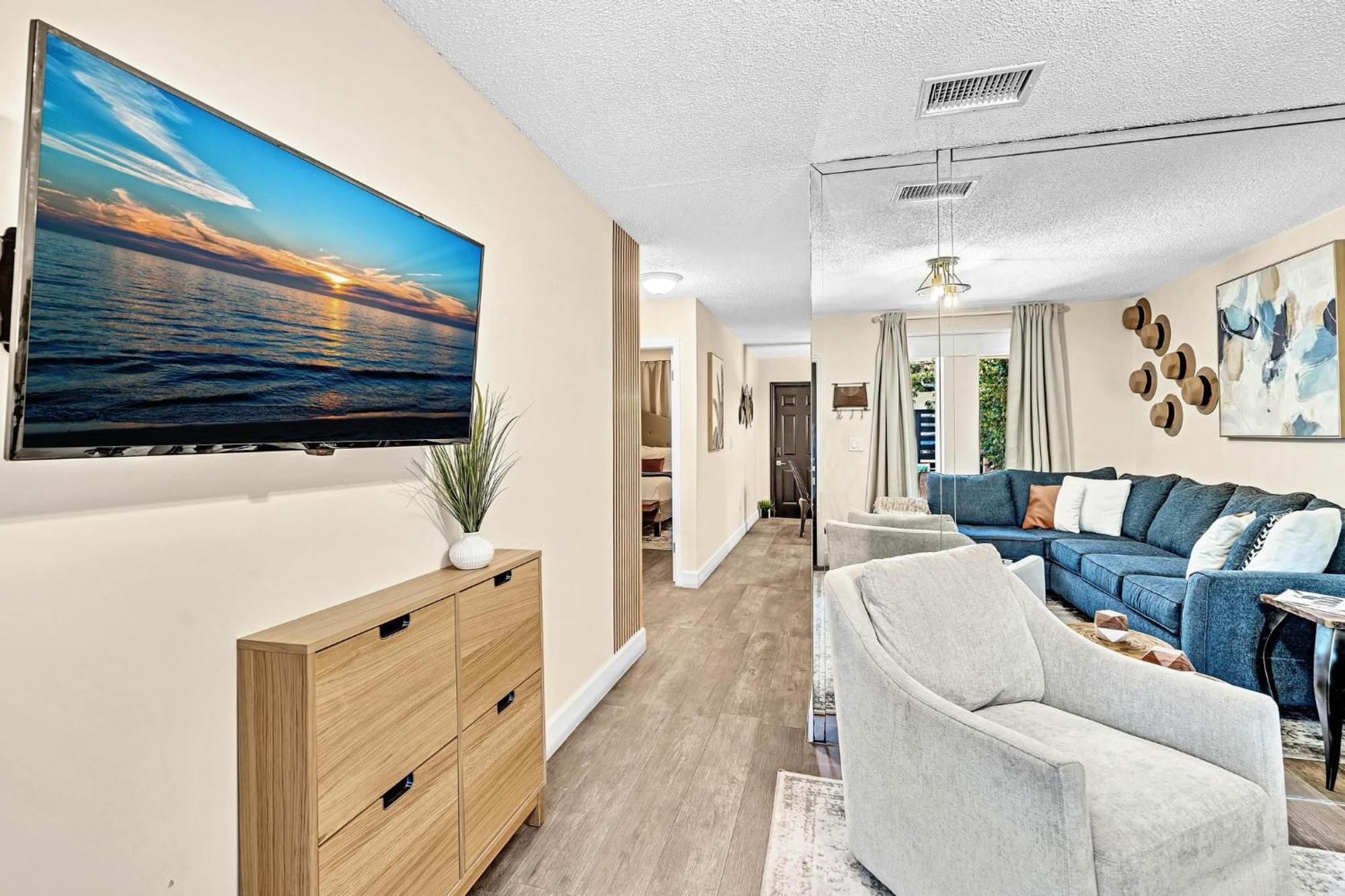 Estelo'S Place - Modern Townhouse With King Bed, Only 5 Min From The Airport! Miami Bagian luar foto