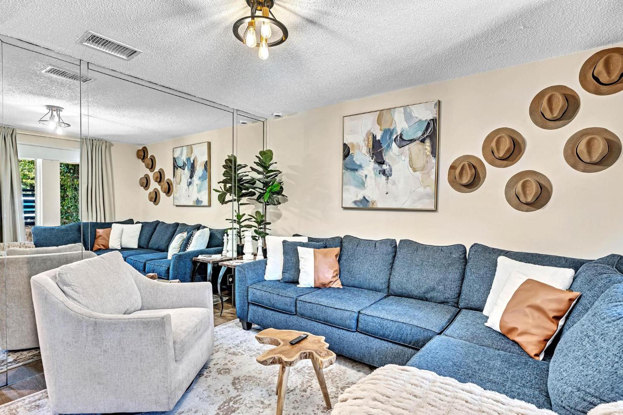 Estelo'S Place - Modern Townhouse With King Bed, Only 5 Min From The Airport! Miami Bagian luar foto
