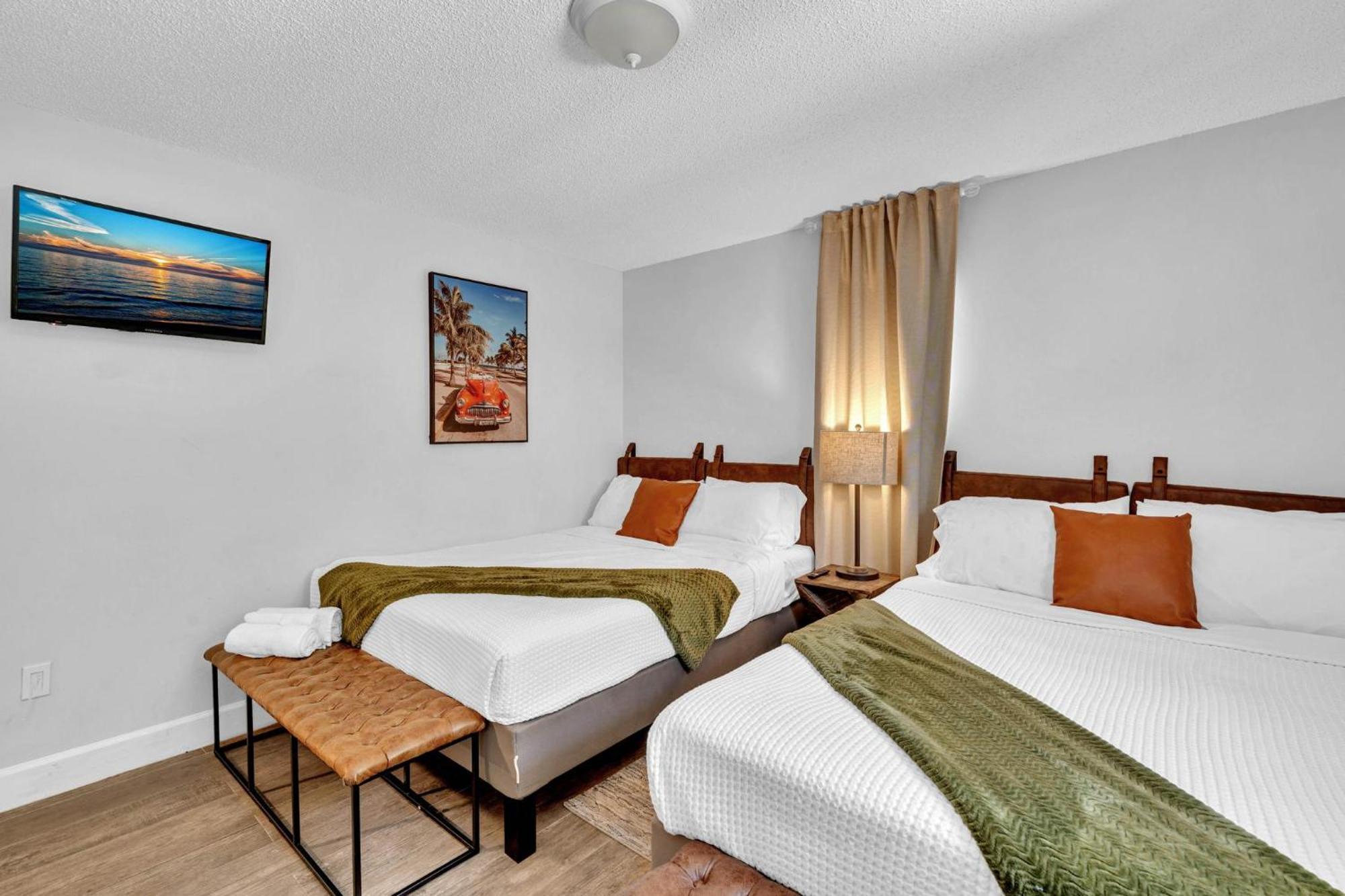 Estelo'S Place - Modern Townhouse With King Bed, Only 5 Min From The Airport! Miami Bagian luar foto